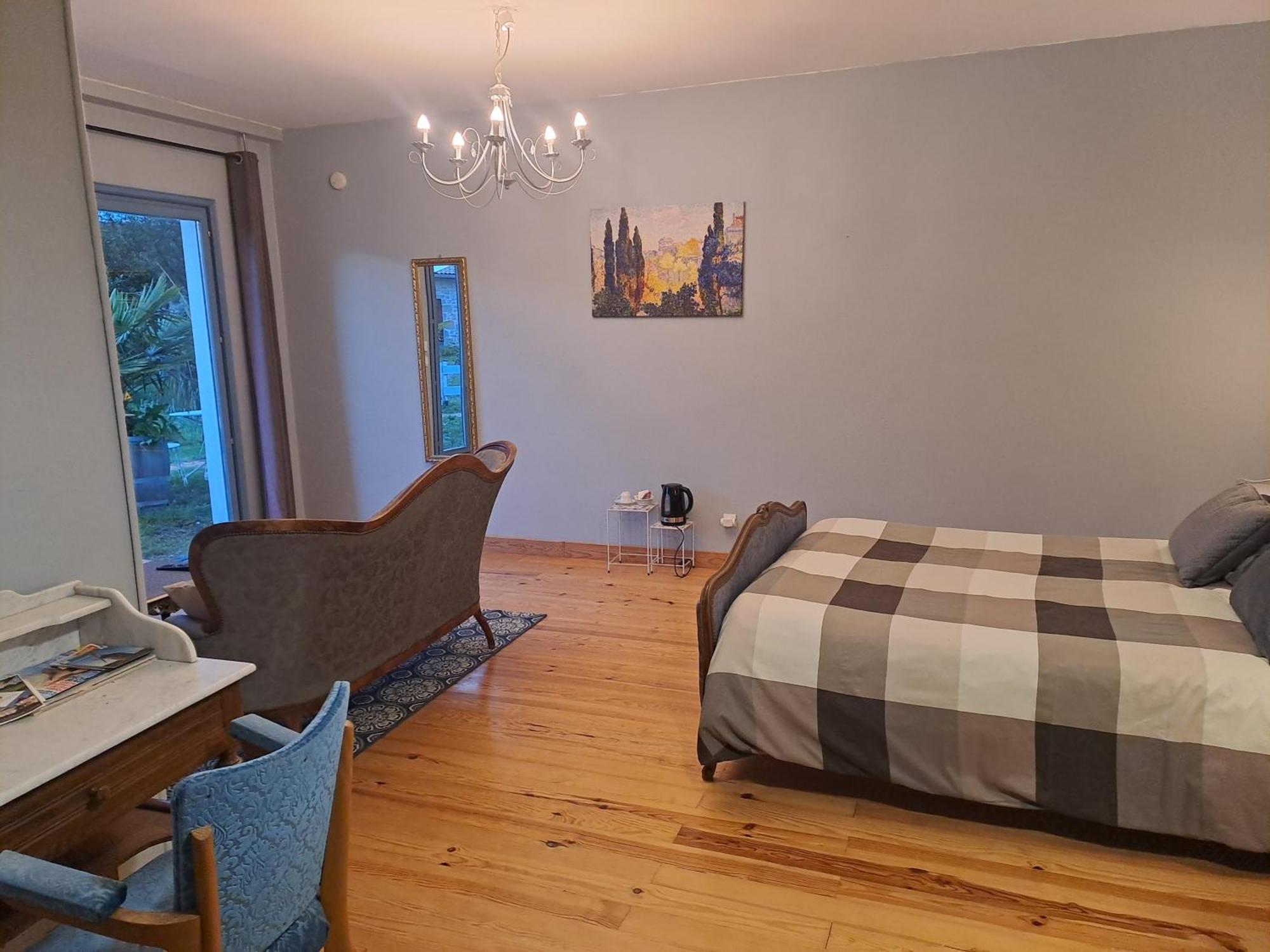 La Cadournaise Bed & Breakfast Saint-Seurin-de-Cadourne Exterior foto