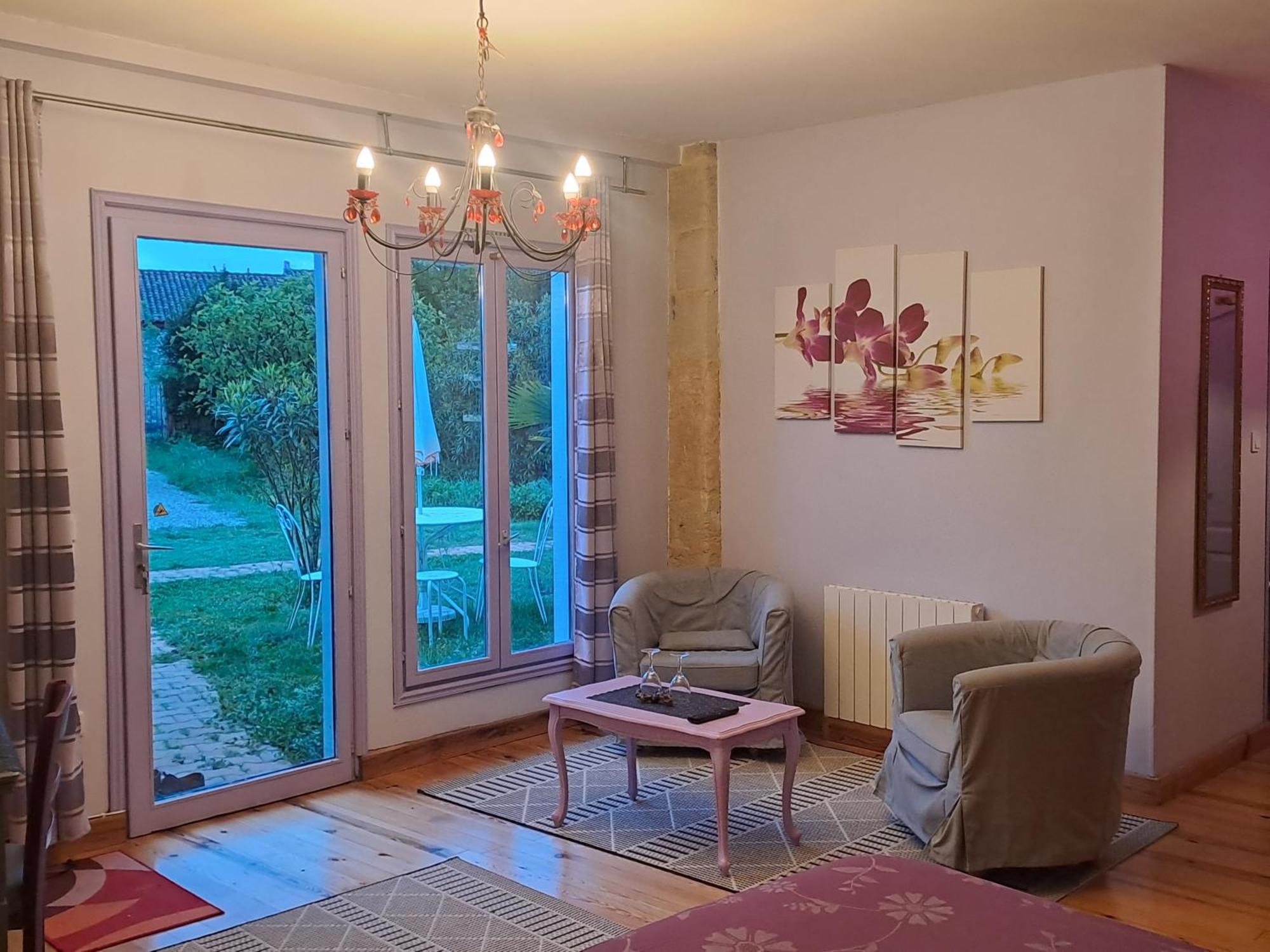La Cadournaise Bed & Breakfast Saint-Seurin-de-Cadourne Exterior foto