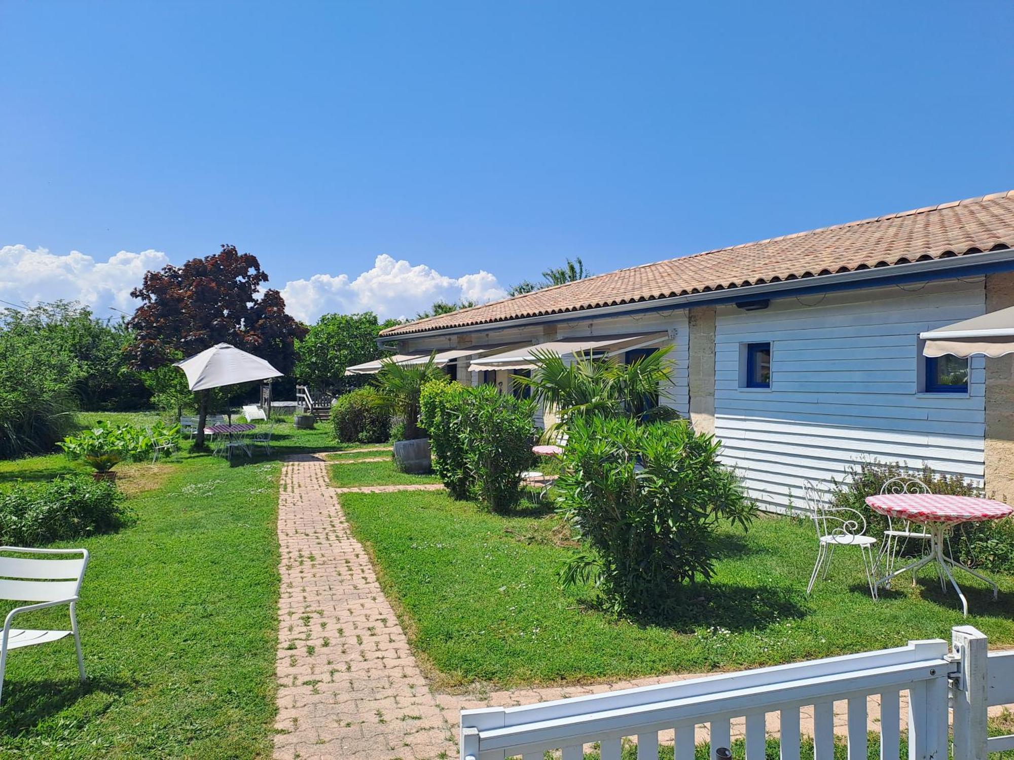 La Cadournaise Bed & Breakfast Saint-Seurin-de-Cadourne Exterior foto