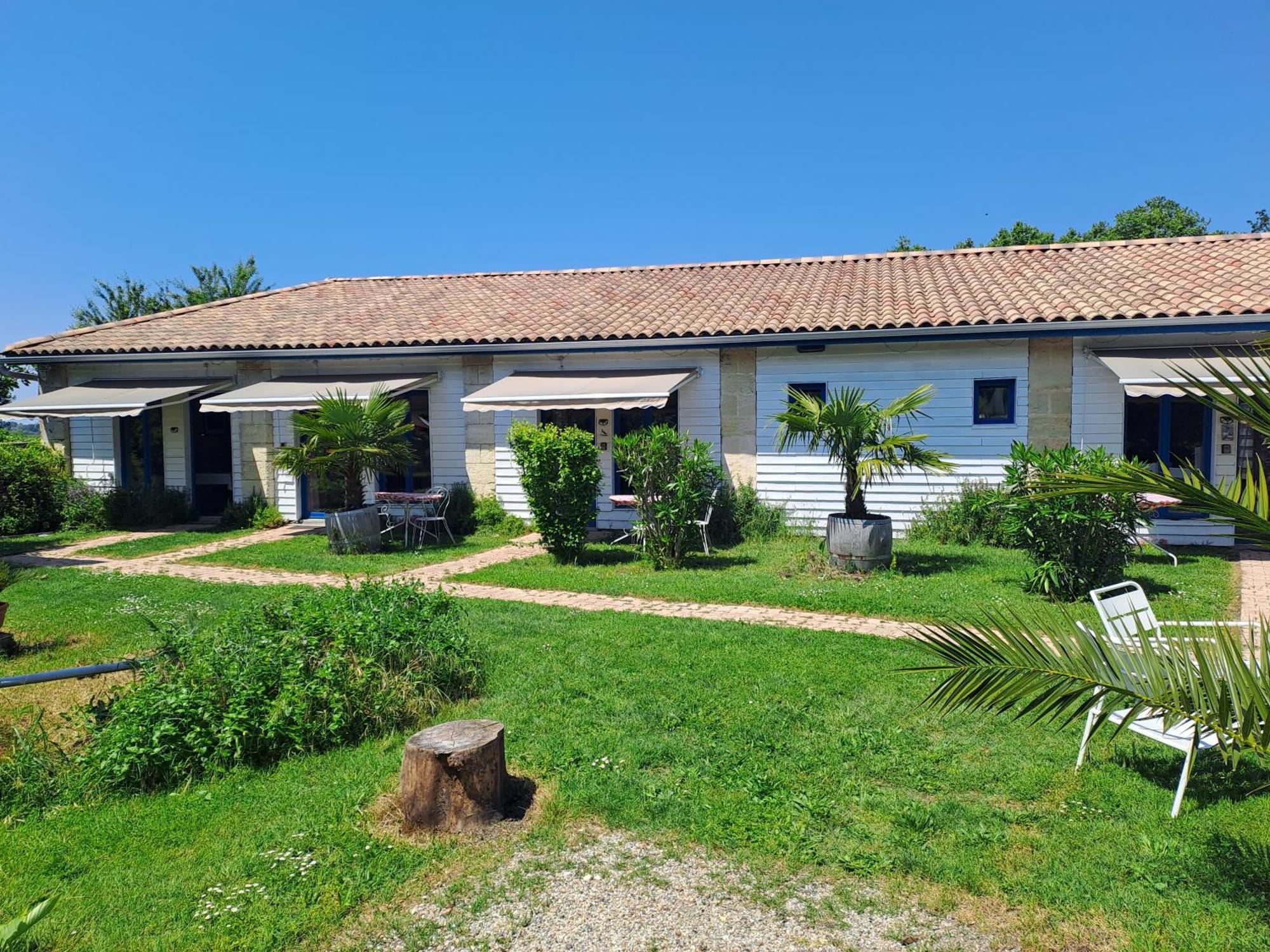 La Cadournaise Bed & Breakfast Saint-Seurin-de-Cadourne Exterior foto